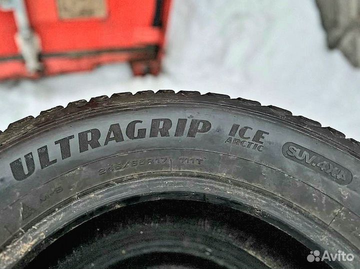 Goodyear UltraGrip Ice Arctic SUV 245/65 R17 111T