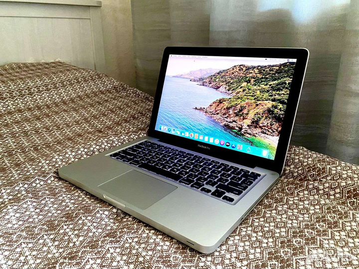 Надёжный, стильный MacBook Pro 13