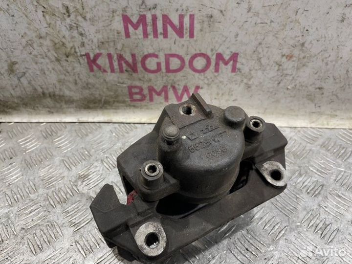 Суппорт передний левый Chrysler Voyager IV 2003