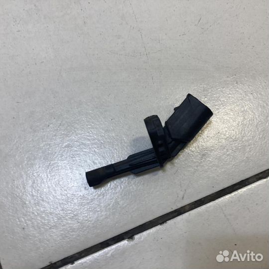 Датчик ABS задний правый Volkswagen Scirocco 3 MK3