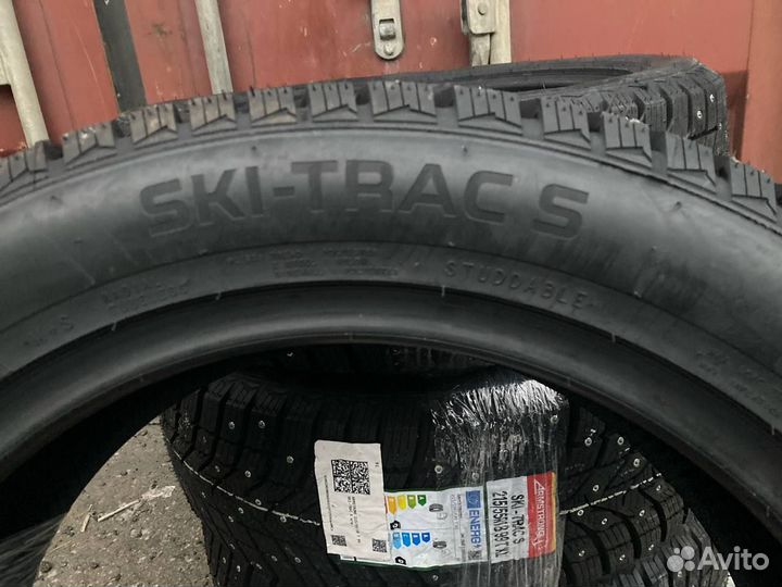 Armstrong Ski-Trac S 235/55 R18 104T