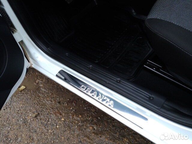 Накладки на пороги Лада Гранта, надпись тиснением