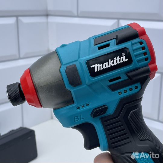 Винтоверт аккумуляторный makita