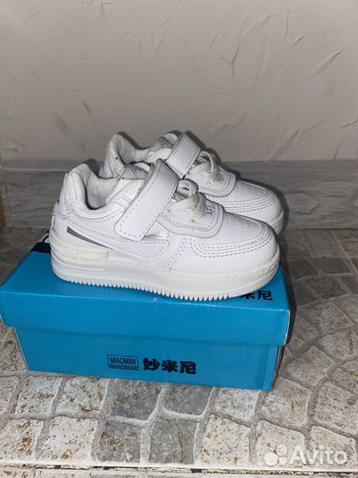 Кроссовки nike белые
