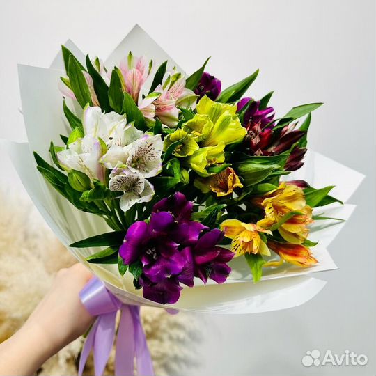 Букет 7 ярких альстромерий