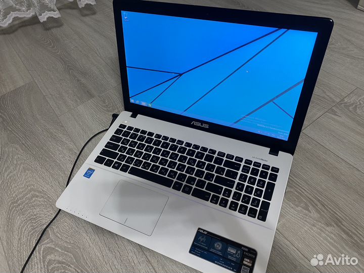 Ноутбук asus