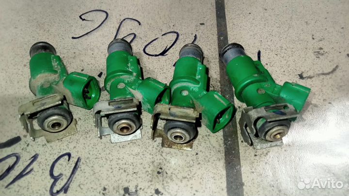 Топливные форсунки Пежо 206 седан