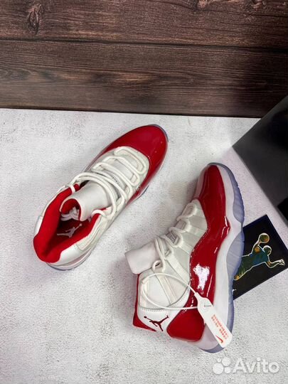 Кроссовки air jordan 11 retro Varsity red