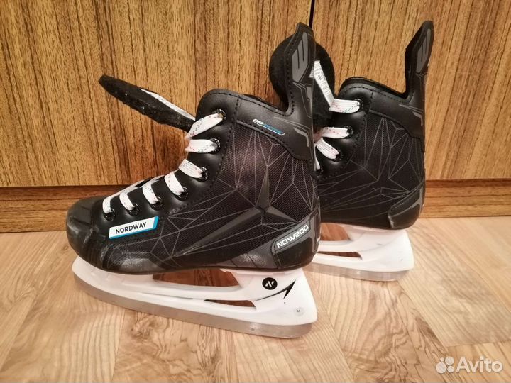 Коньки хоккейные