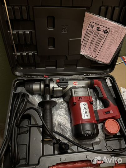 Перфоратор зубр 1500Вт новый