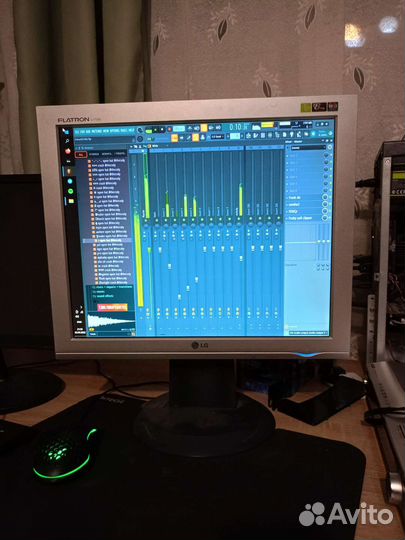 Монитор LG flatron L1732S