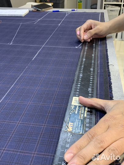 Портниха швея