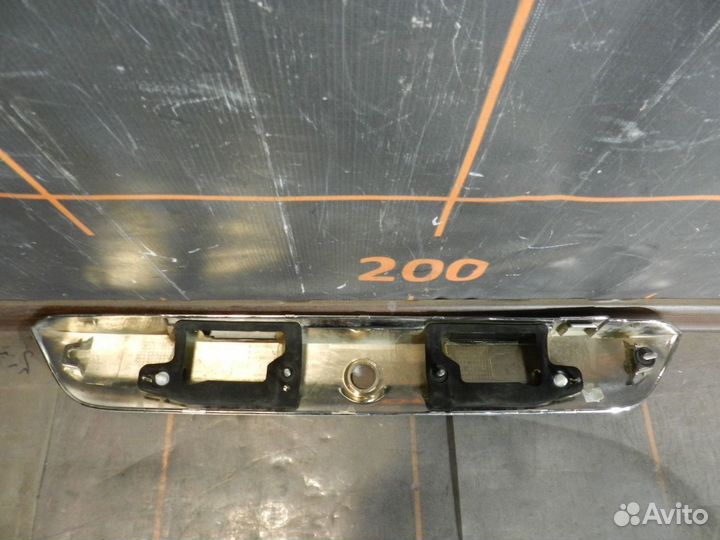 Накладка двери багажника - Nissan Terrano D10