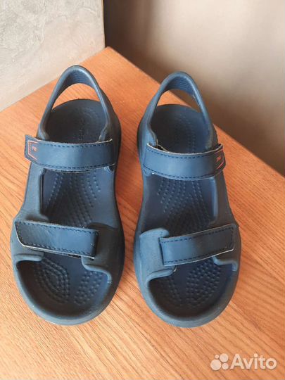 Сандалии Crocs