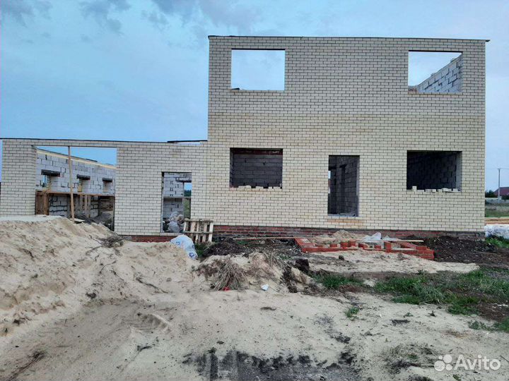 Бригада строителей