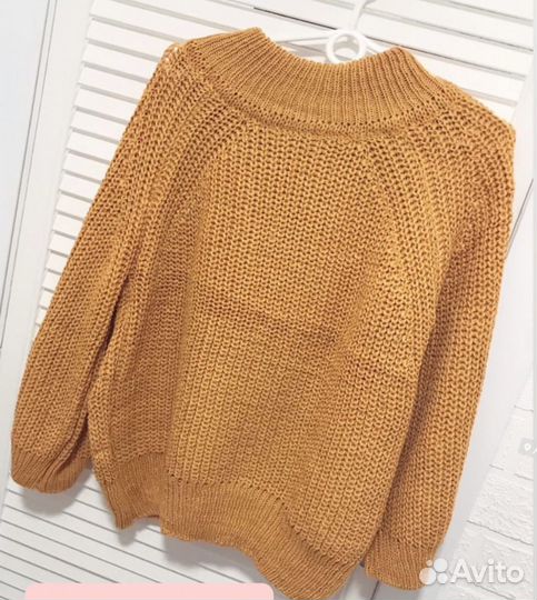 Свитер вязаный