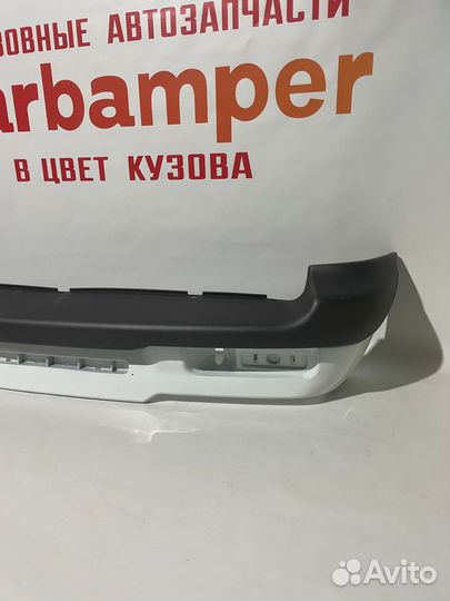 Задний бампер Niva Сhevrolet цвет белый