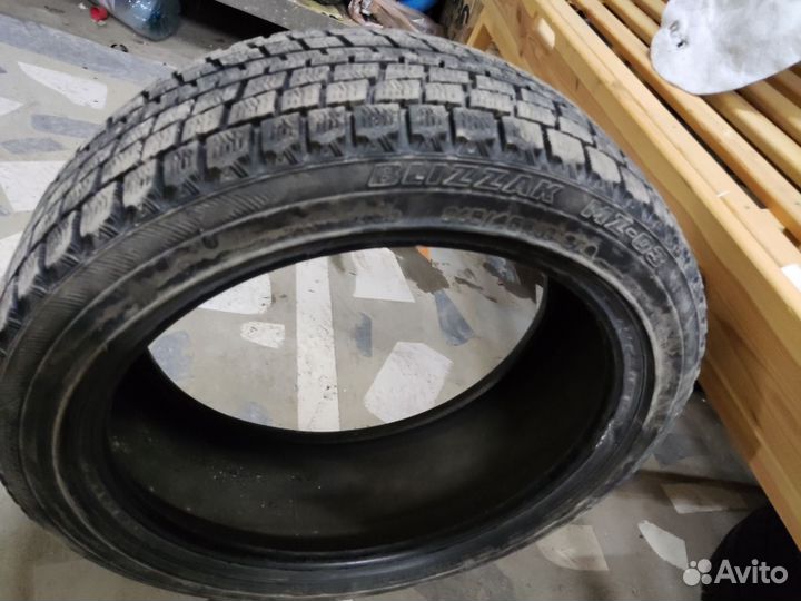 Bridgestone Blizzak MZ-03 215/45 R17