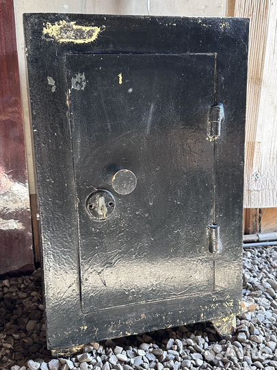 Продаю сейф