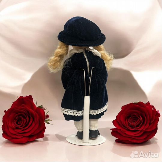 Кукла фарфоровая коллекционная