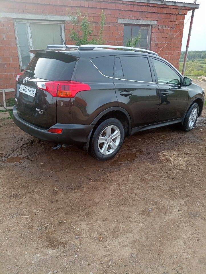 Toyota RAV4: фото владельца