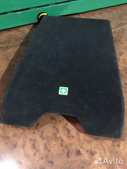 Крышка бардачка аптечки Mercedes W140