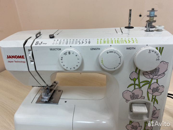 Швейная машина Janome Jasmin 25