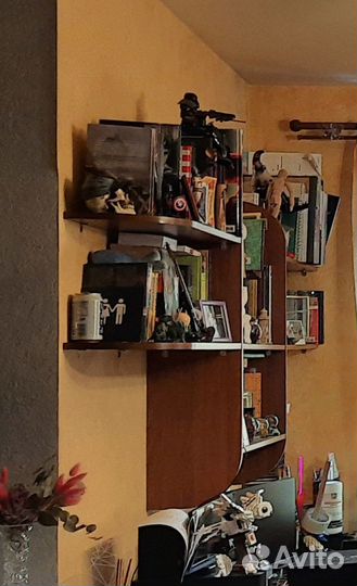 Полка книжная настенная