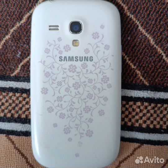 Samsung Galaxy S III mini GT-I8190, 8 ГБ