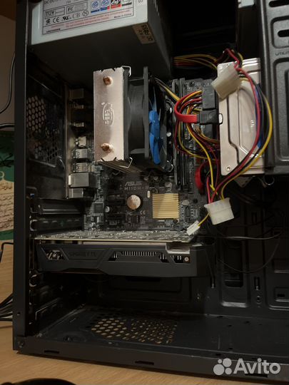 Игровой компьютер с монитором