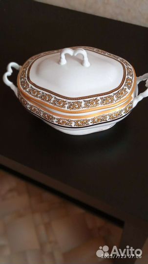 Блюдо с крышкой для горячего