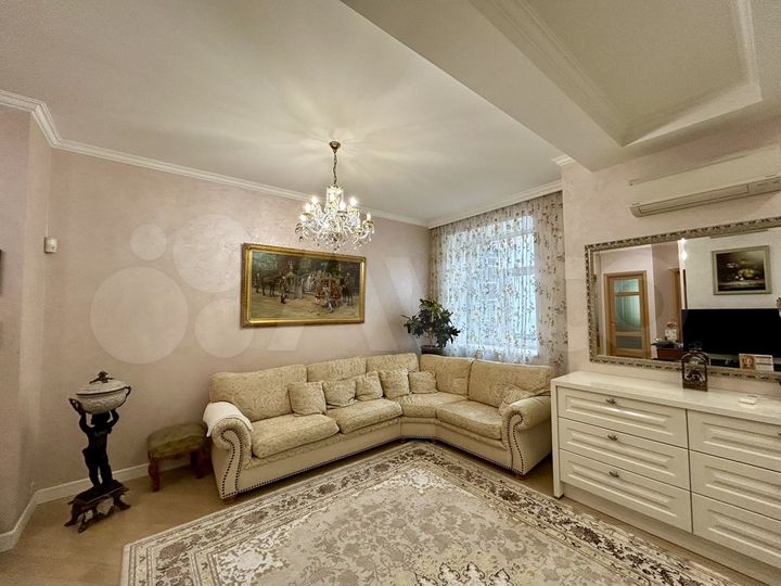 3-к. квартира, 84 м², 3/9 эт.