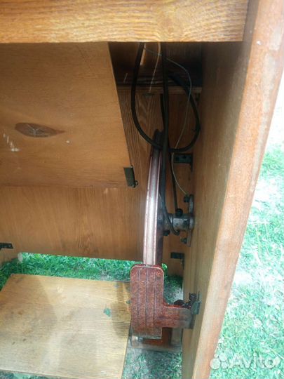 Машинка швейн ножная