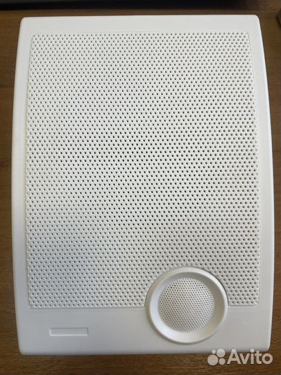 Настенный широкополосный громкоговоритель