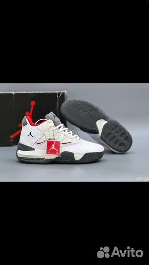 Продам кроссовки