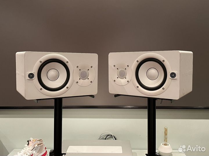Студийные мониторы Yamaha hs5
