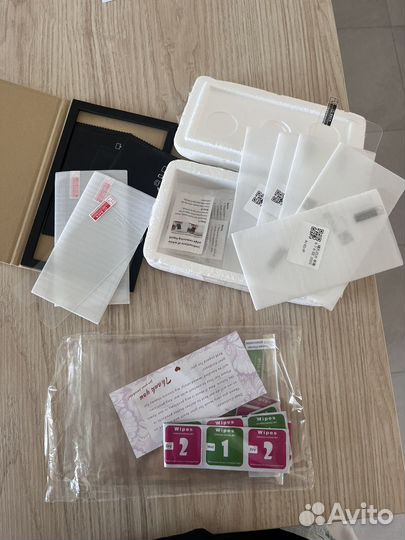 Стекла для iPhone и iPad