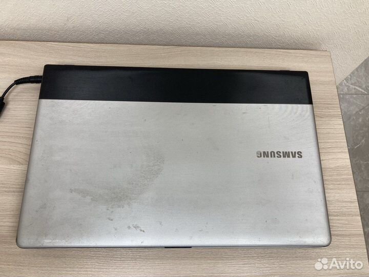 Ноутбук Samsung 300E 17,3