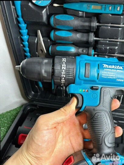 Шуруповерт Makita 26V с набором инструментов (Арт