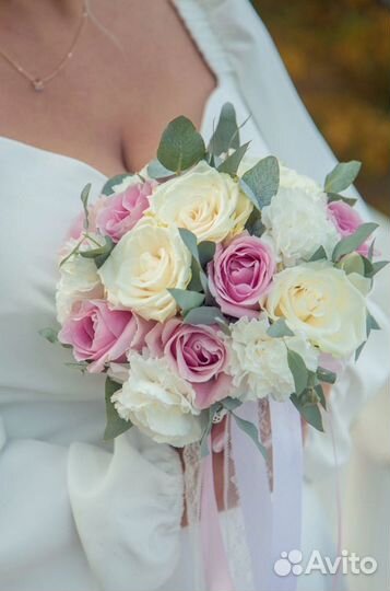 Букет невесты гипсофилла, роза