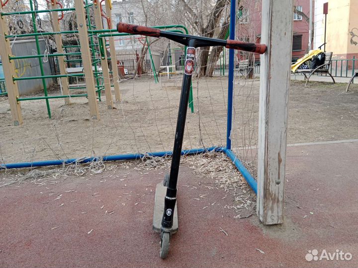 Трюковой самокат