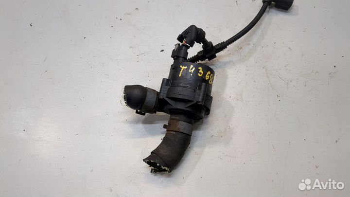 Насос водяной Volkswagen Golf 7, 2015