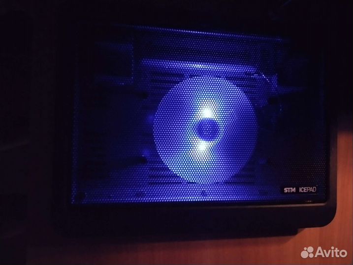 Охлаждающая подставка для ноутбука