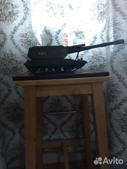 Макет самоходной артирелерийской установки