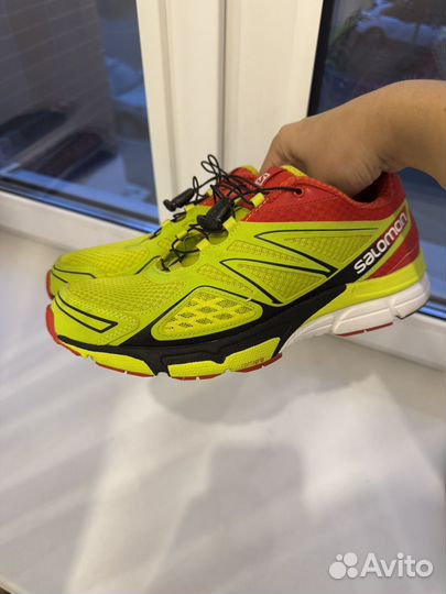 Salomon кроссовки