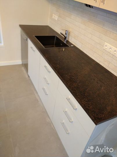 Столешница из камня для кухни и барбекю