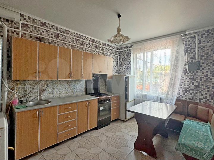 3-к. квартира, 90 м², 1/2 эт.