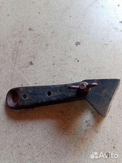 Кронштей фароискателя