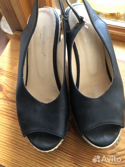 Босоножки на танкетке 38