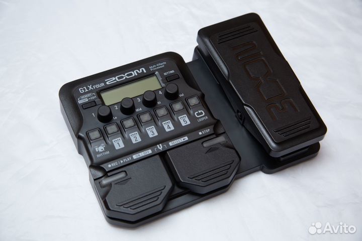 Гитарный процессор Zoom G1X four